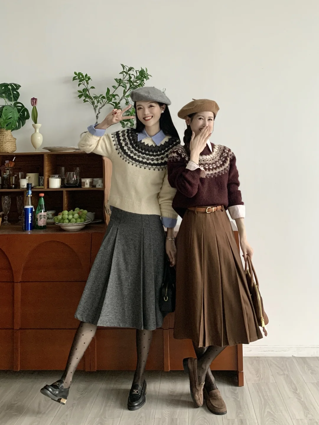 158和166身高差闺蜜穿搭，复古秋冬有效叠穿！