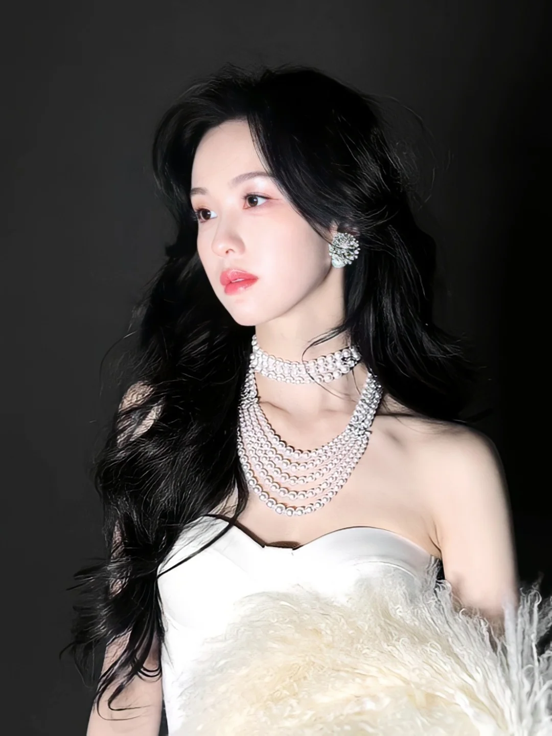 极致黑白☯︎|明似珠玉 , 暗藏锋芒