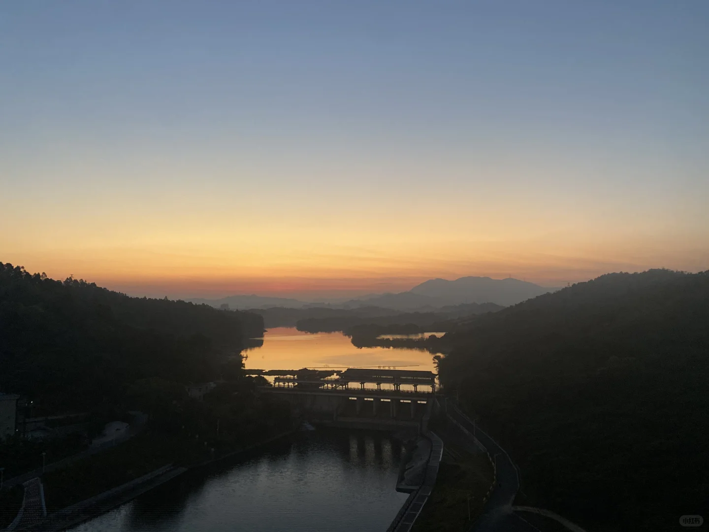 又长胖了 不知道穿啥衣服😠