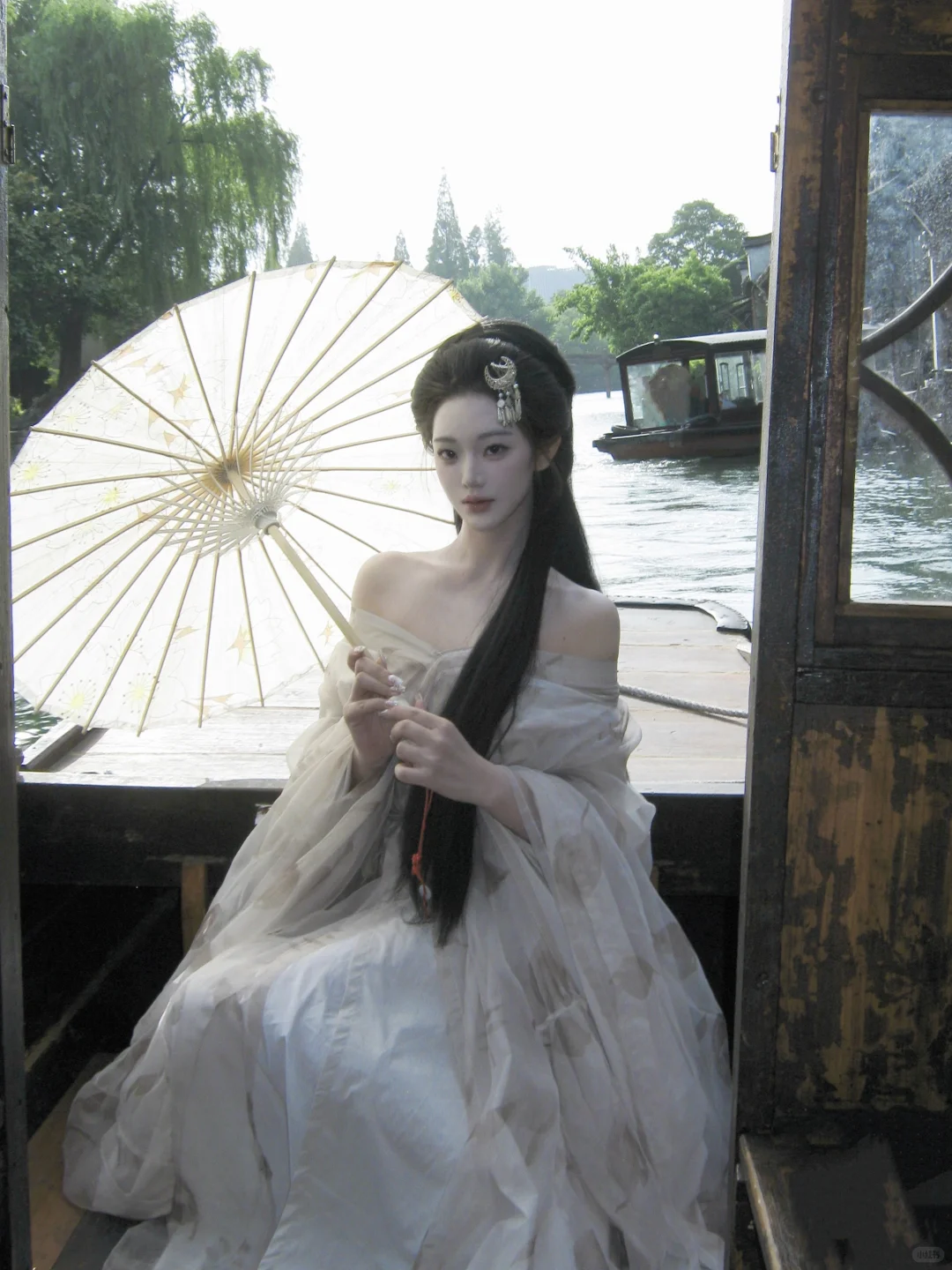 当然要尝试一下“小唯”造型啦