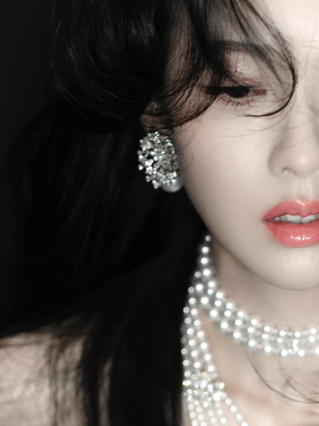 极致黑白☯︎|明似珠玉 , 暗藏锋芒