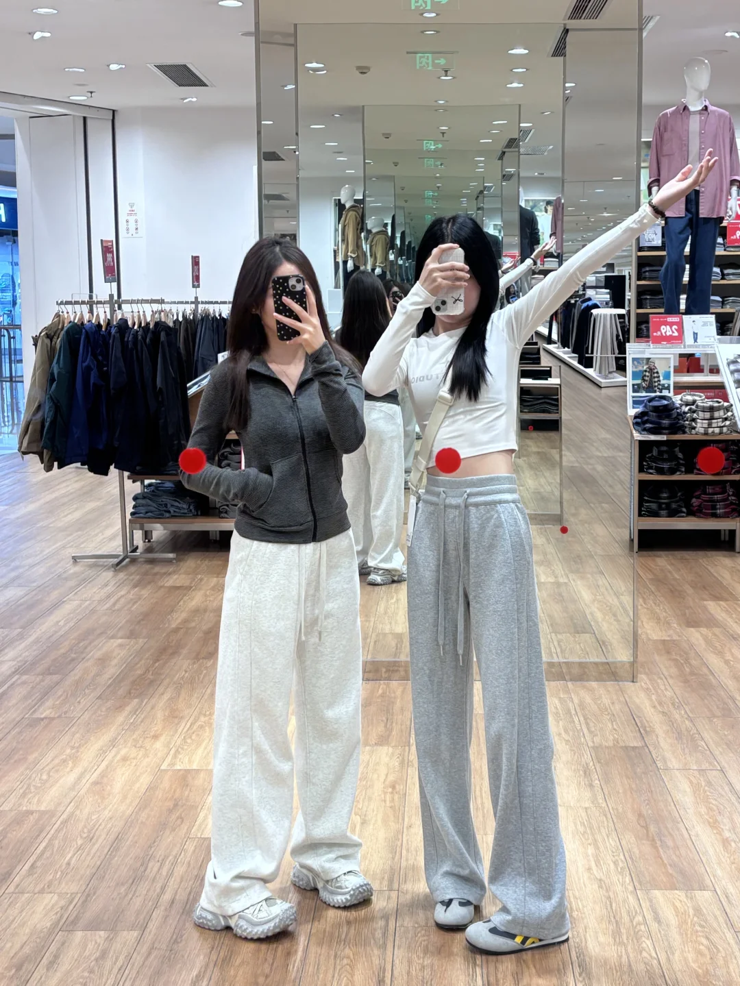 在优衣库和好闺蜜对镜就这样拍📷