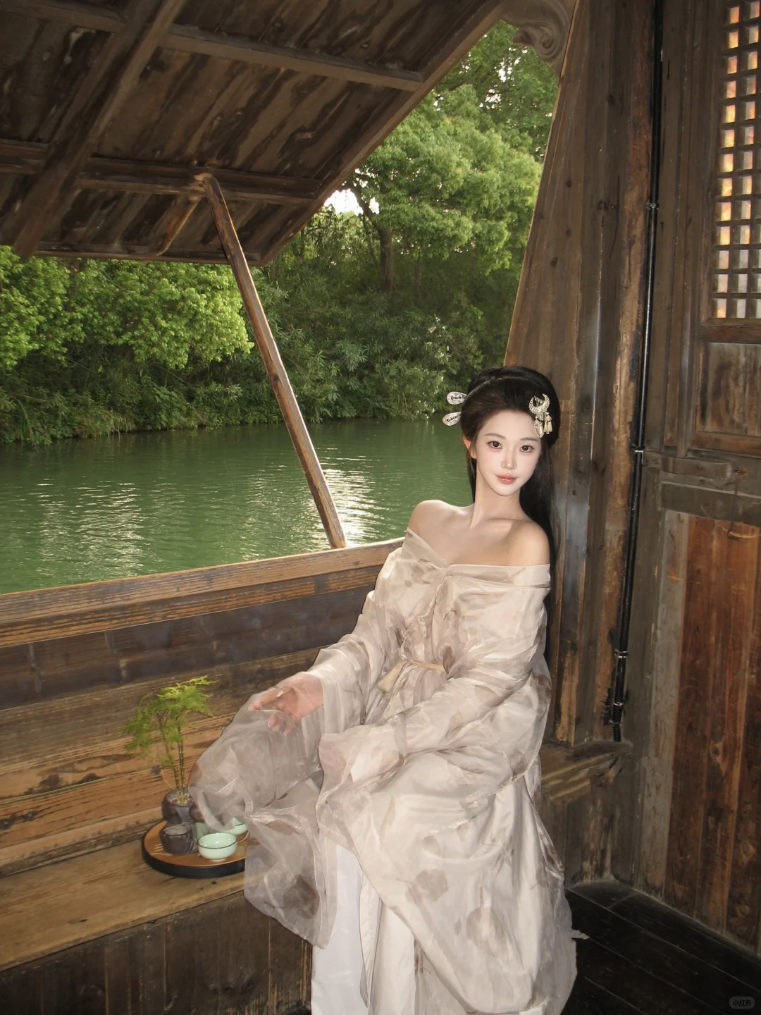 当然要尝试一下“小唯”造型啦