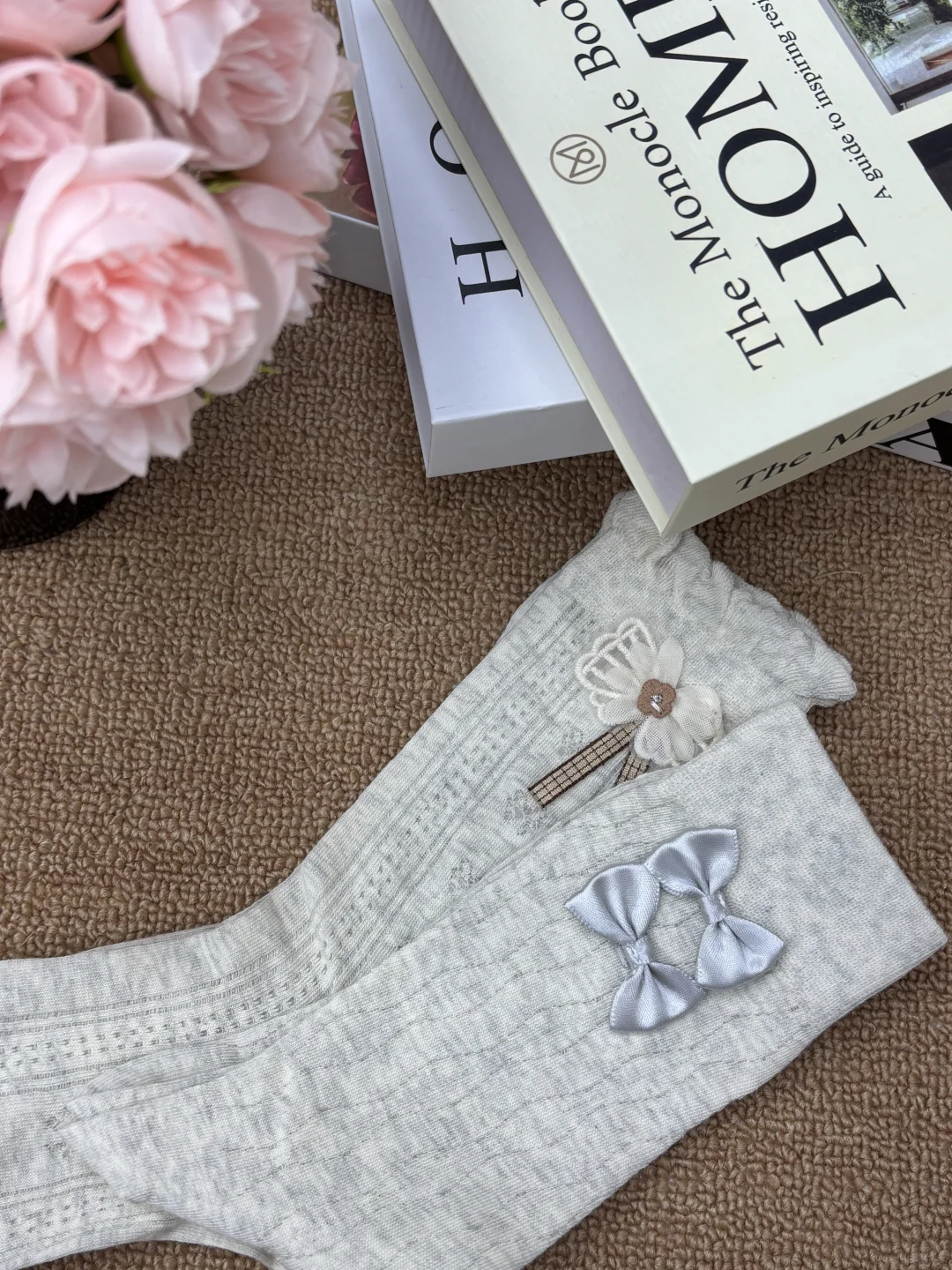 米白棉袜的白丝边和小珍珠蝴蝶结