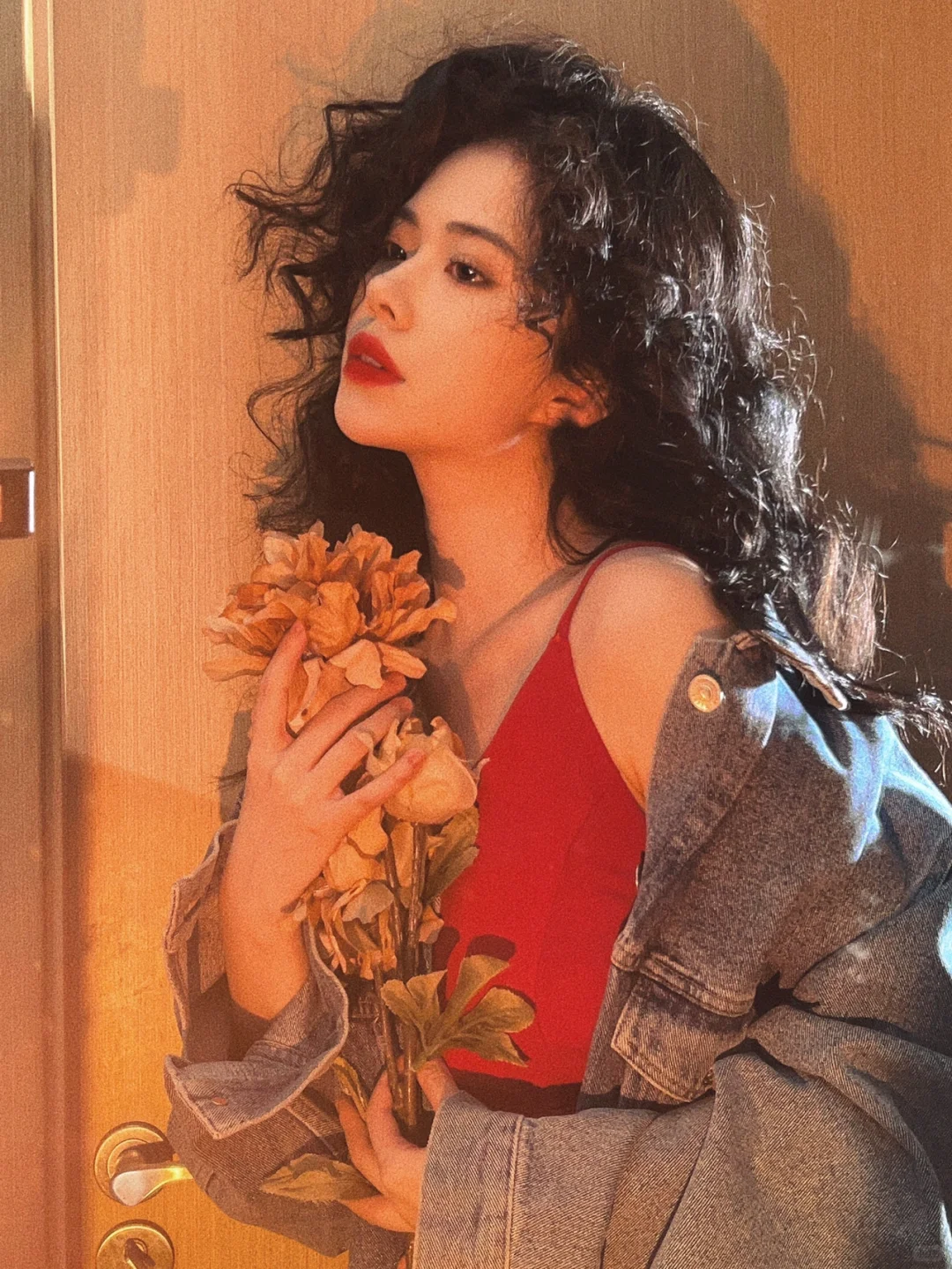 我为港风哐哐撞大墙❗️两招精通复古港风拍照