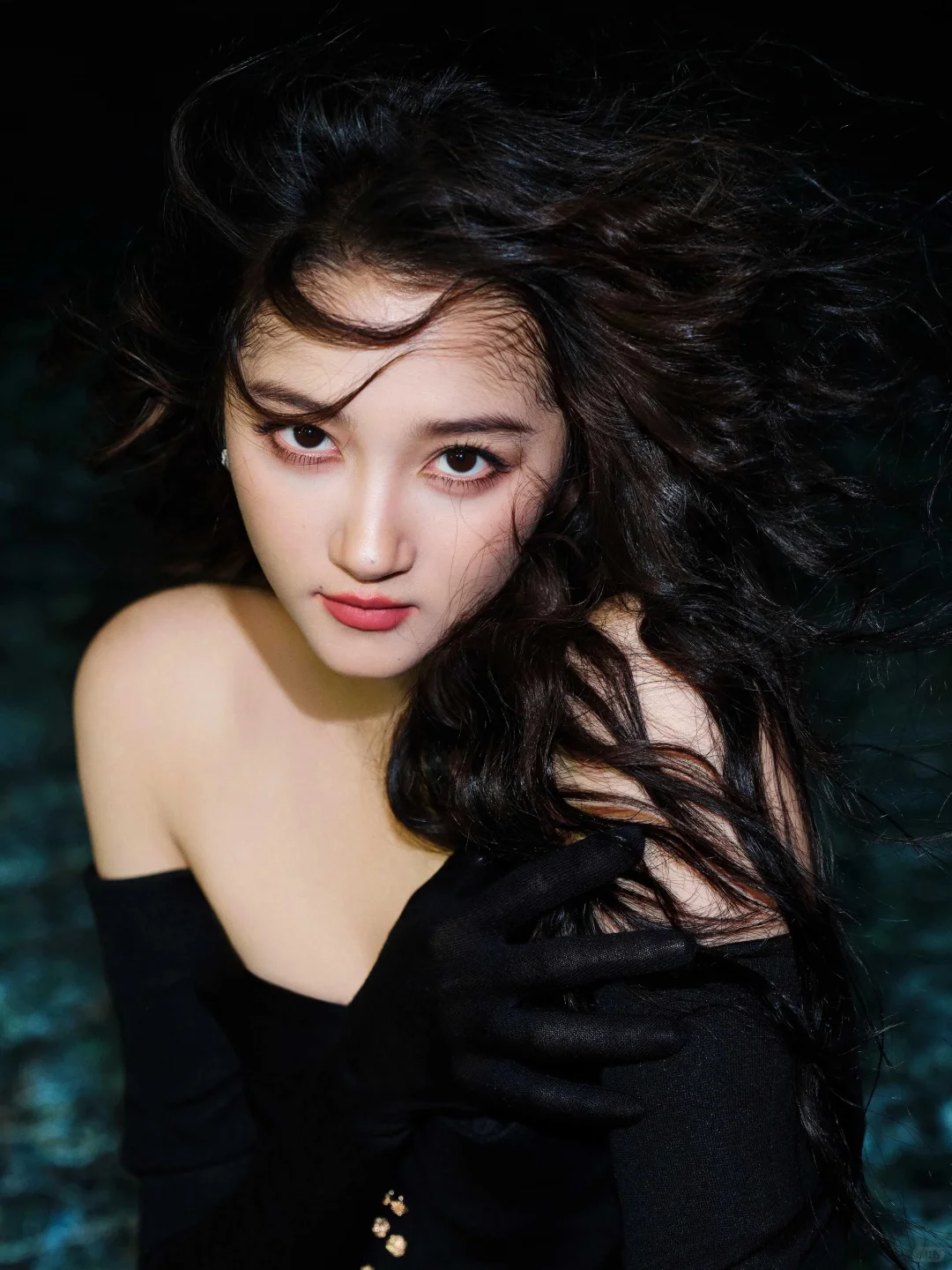 关晓彤长腿玉足，太可了！