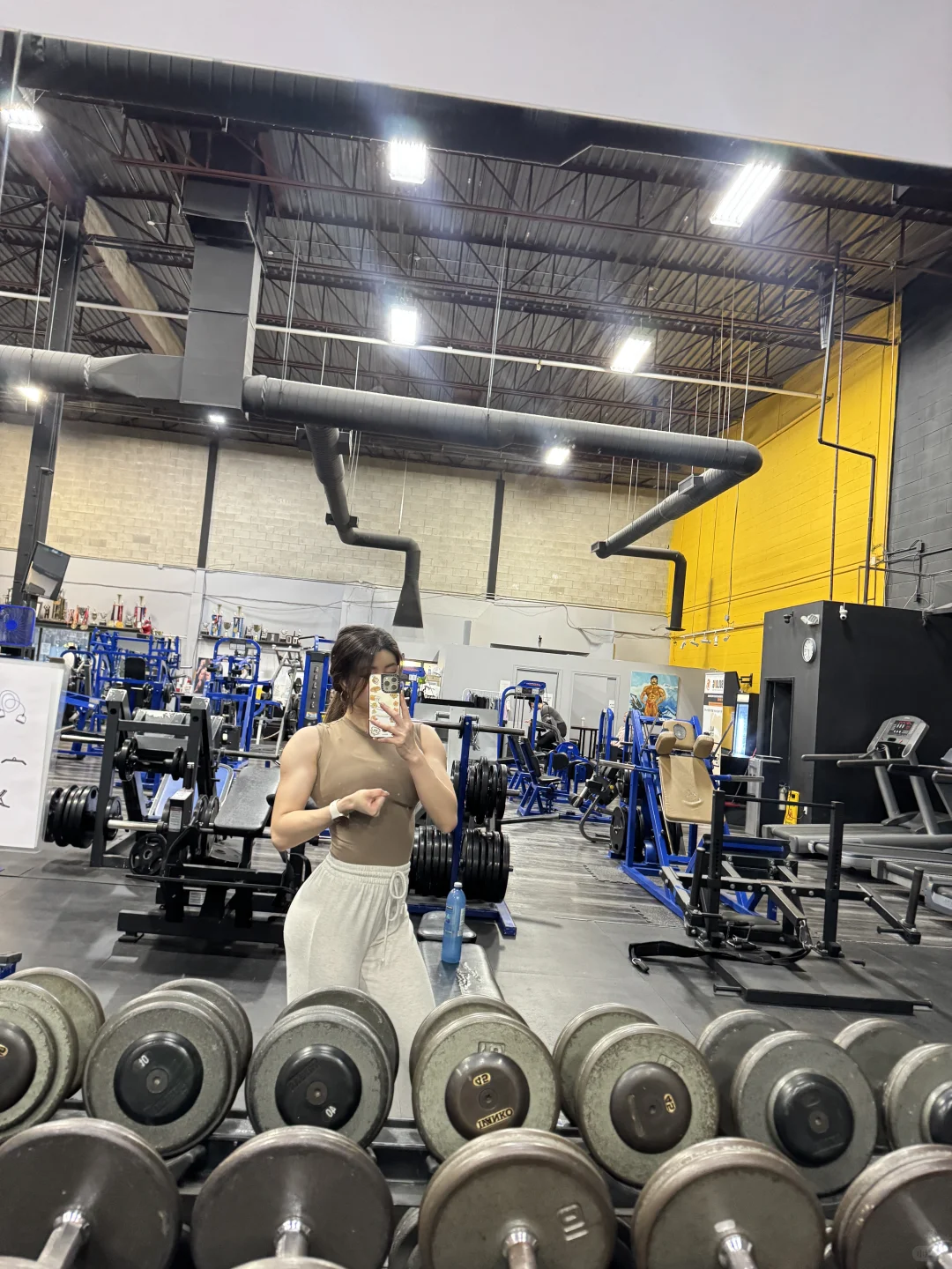 🇨🇦左滑看肌肉女穿正装系列