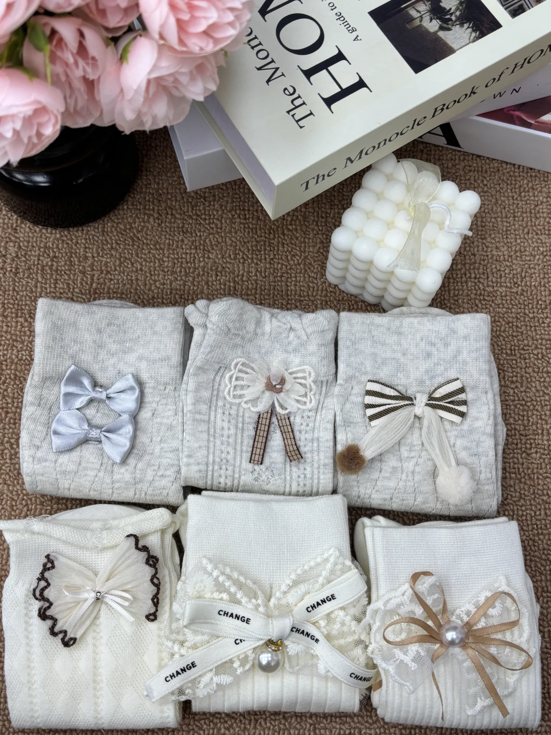 米白色袜的白丝边+珍珠蝴蝶结