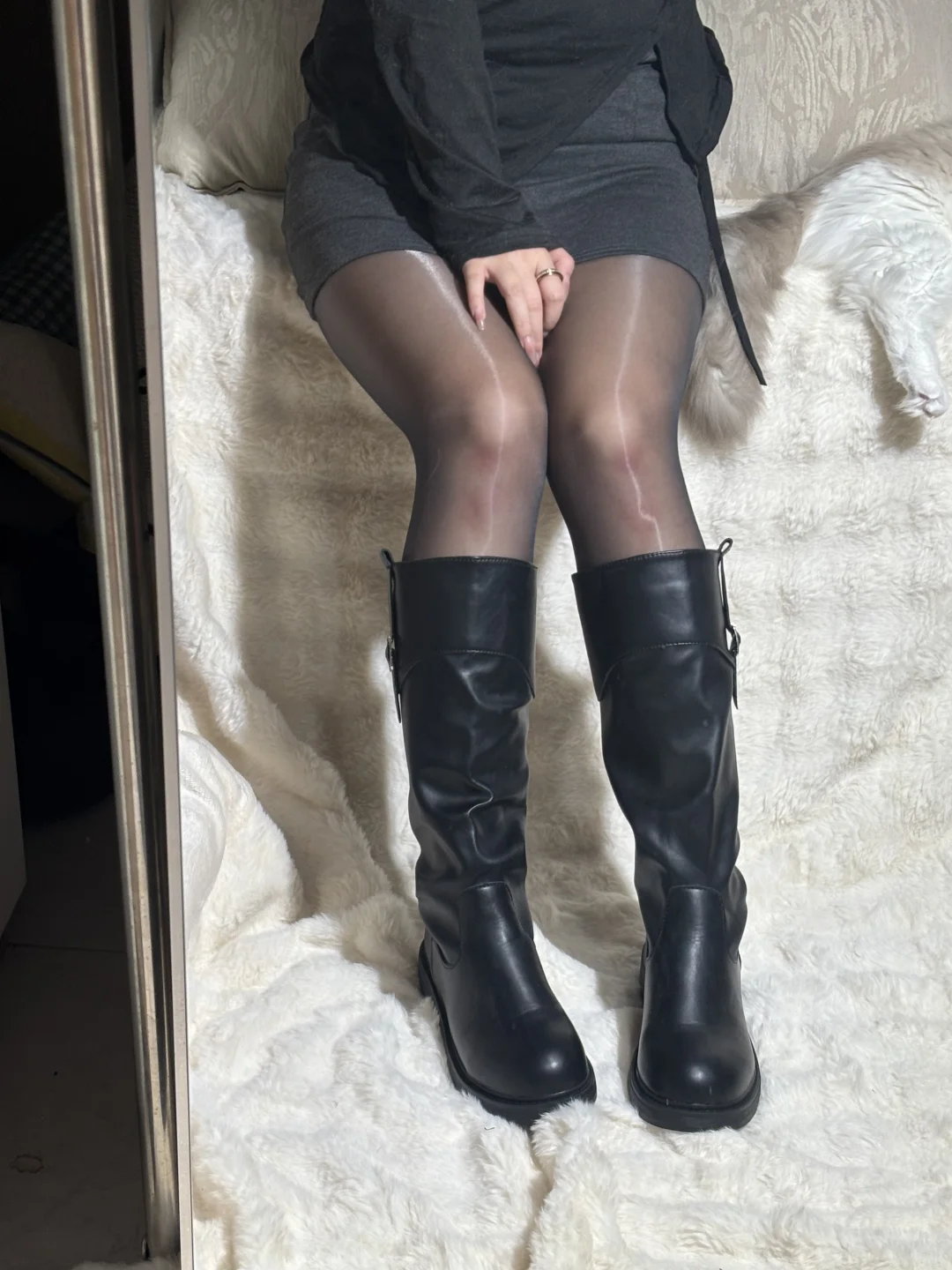 约会斩男黑丝！极光细闪加持，走路都带光