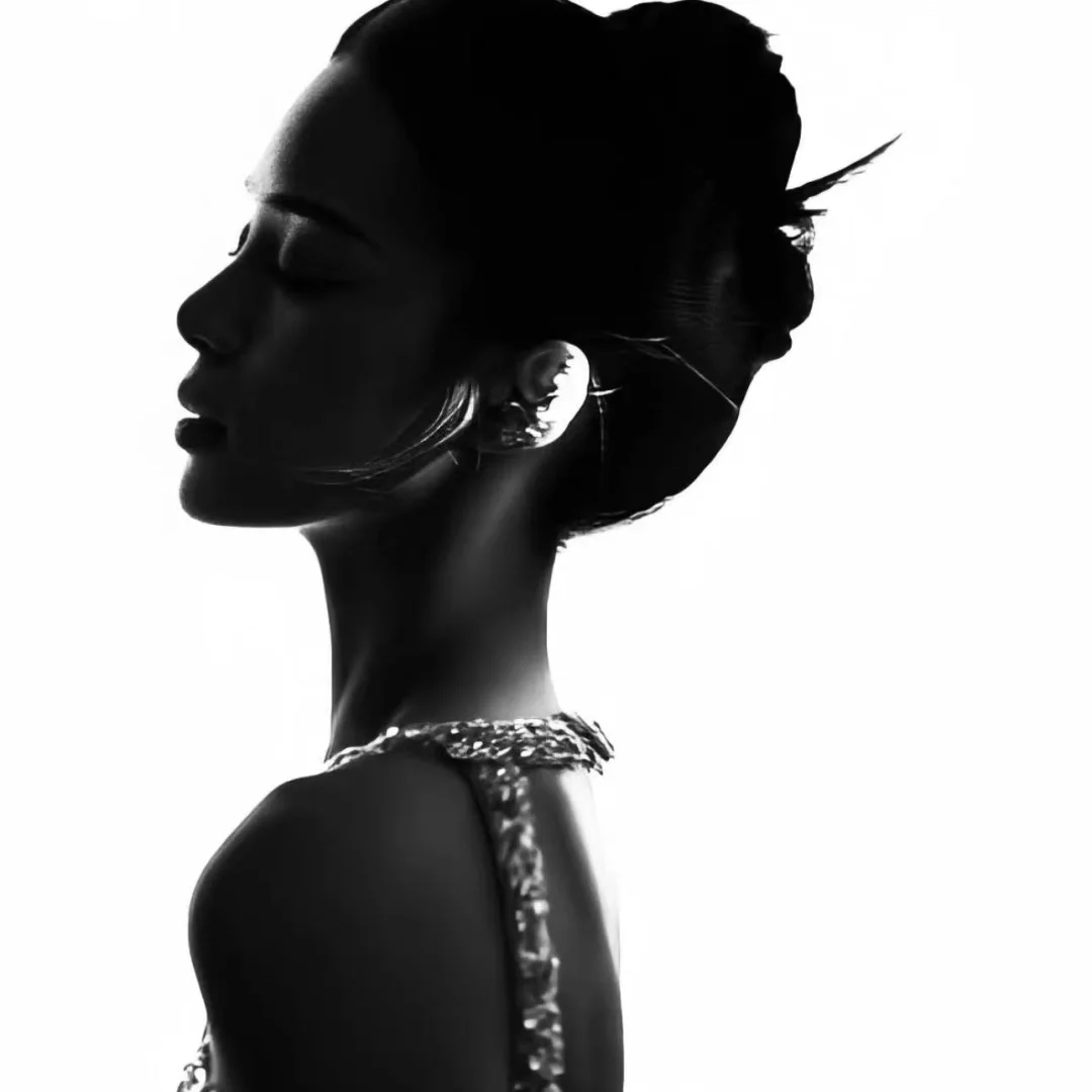 高质量黑白女头