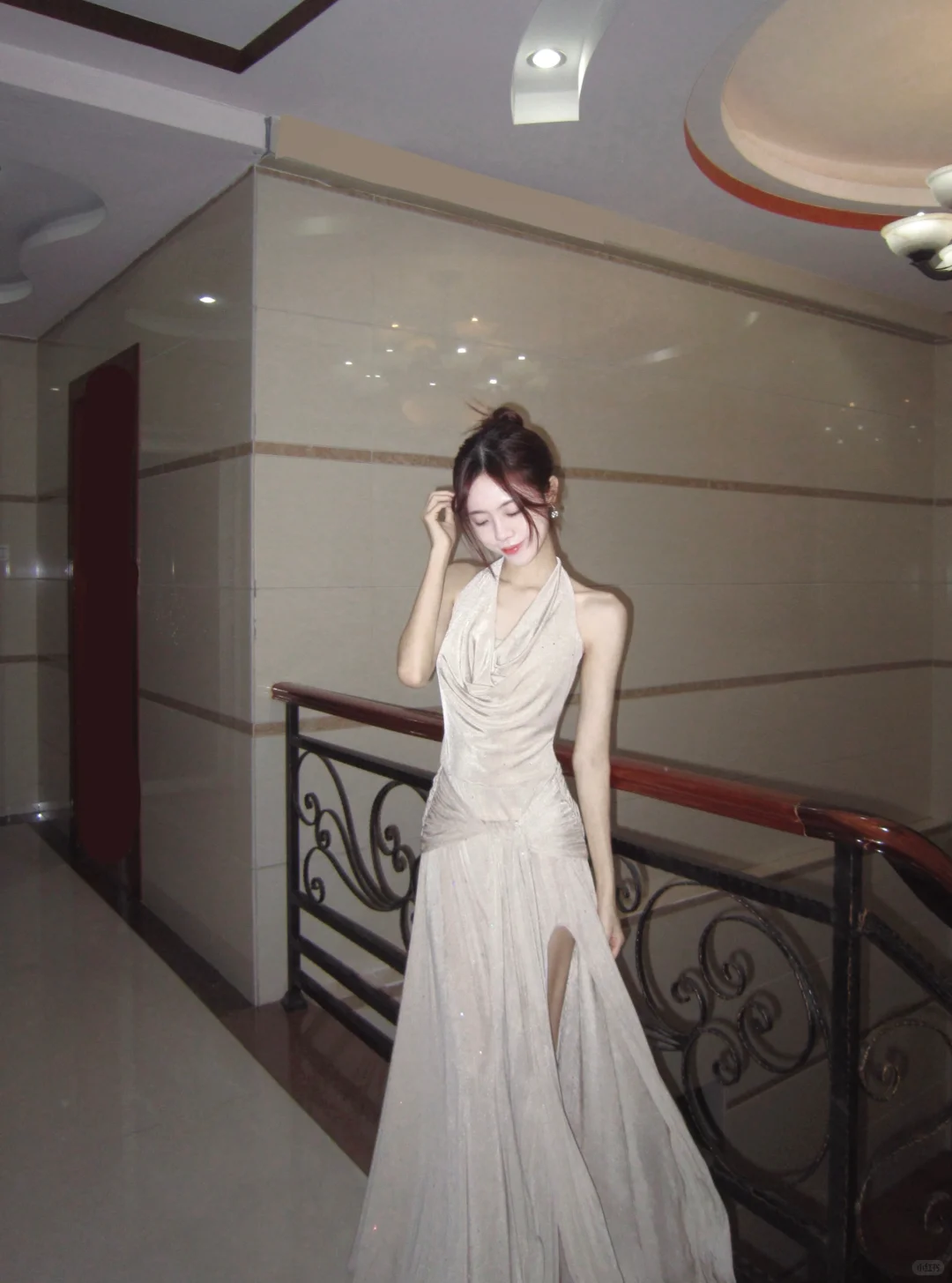 那条穿上身材很好又显贵的美丽裙子