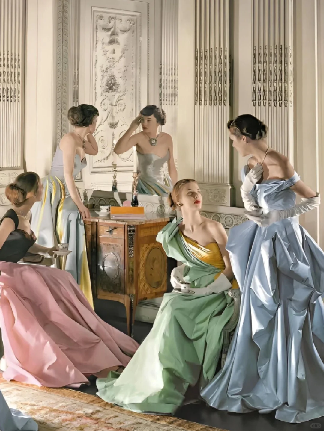 Vogue上世纪审美复现！宫廷油画风真的很惊艳