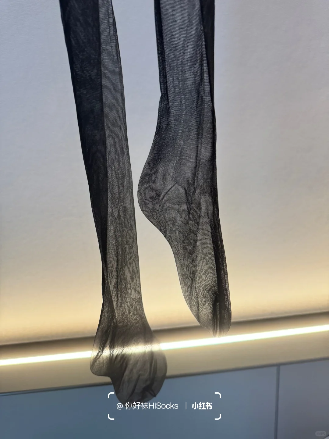 约会穿搭｜黑色蕾丝吊带袜真的好辣！