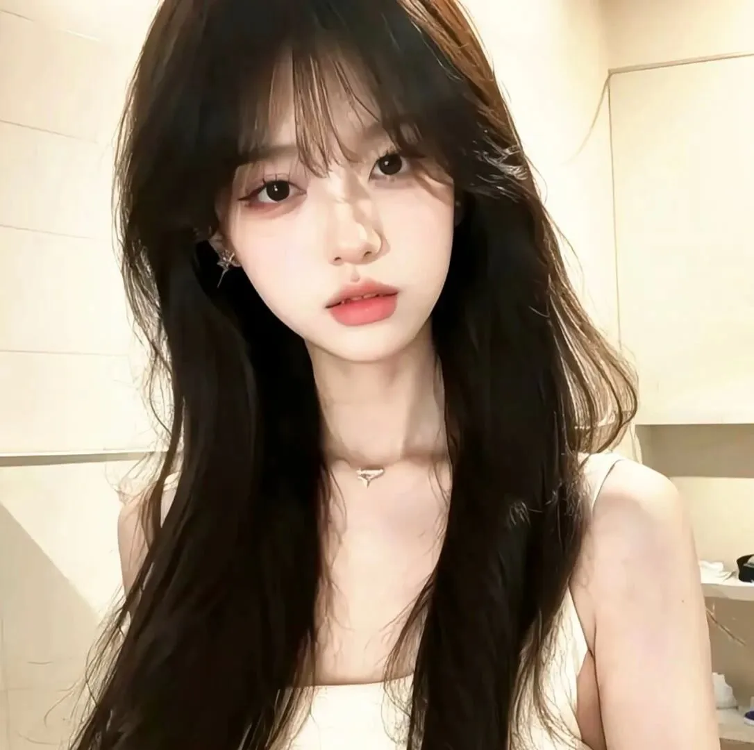 2025爆火「氧气感女头」｜自然光质感美到