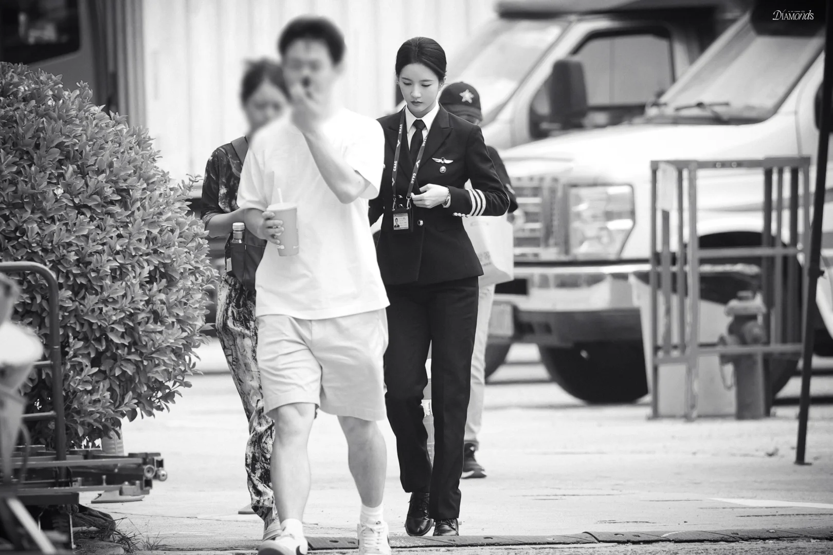 刘些宁这侧颜简直绝了