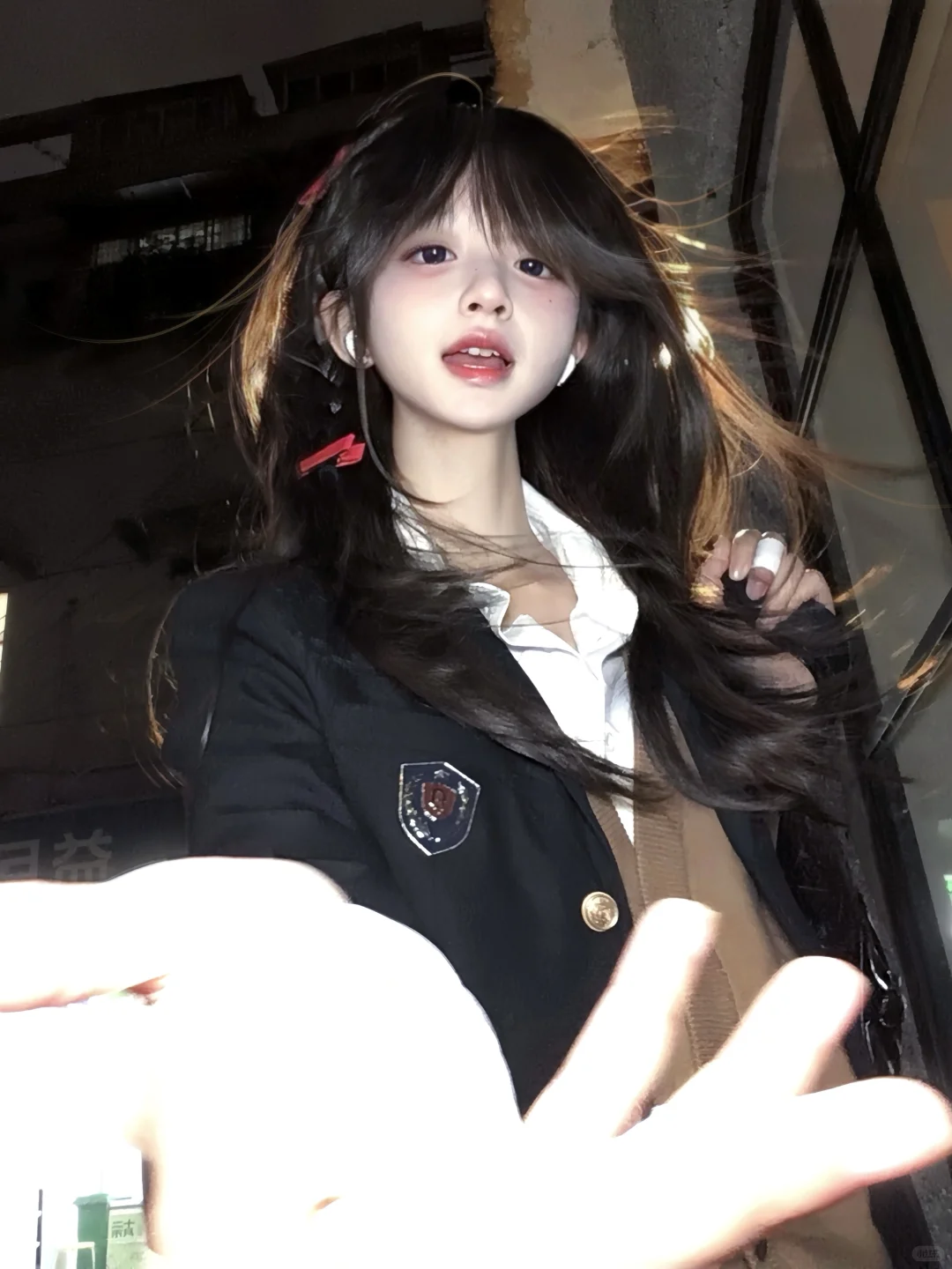 “可以摸摸你吗…”