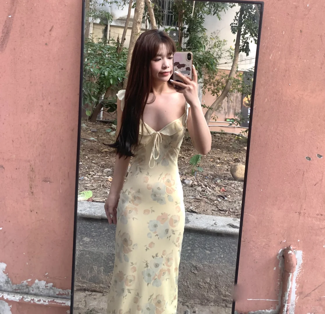 仅需40r的甜辣荷叶吊带裙‼️也太好看了吧～