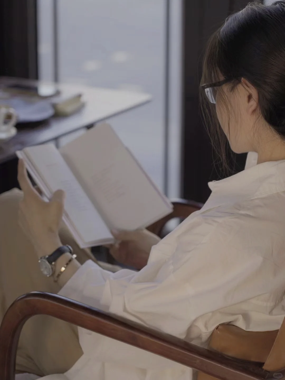 学习看书文艺头像女