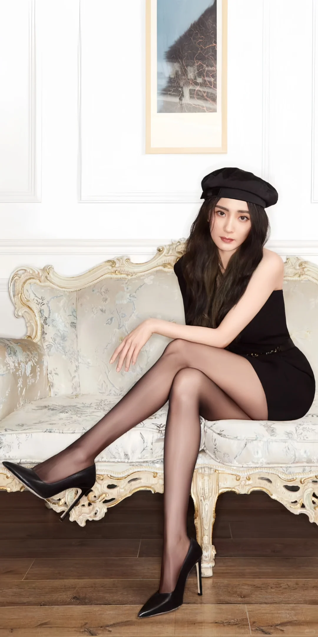 穿黑丝的杨幂，风情万种，不愧是性感女神！