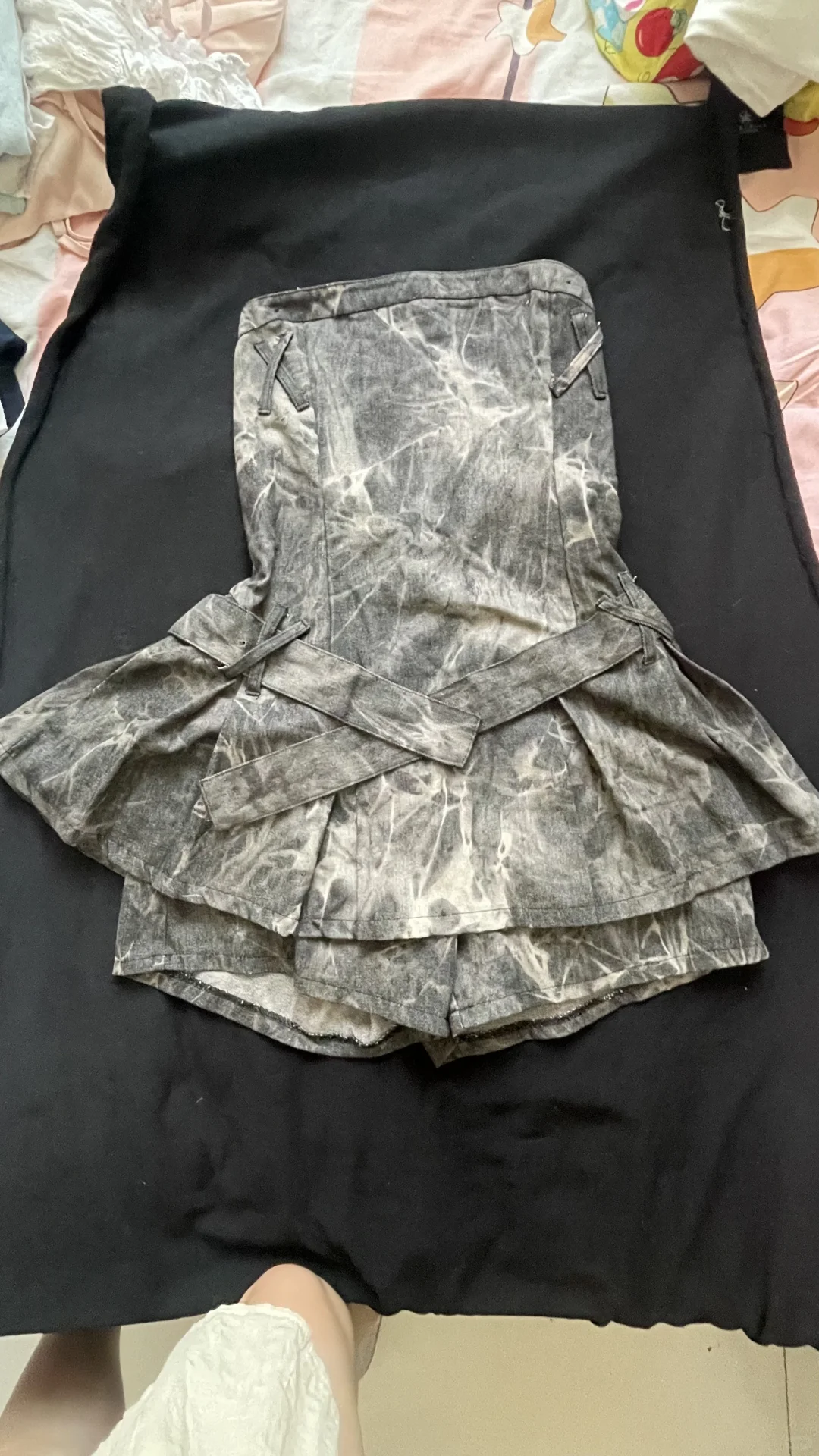 女大学生毕业了 一件不留