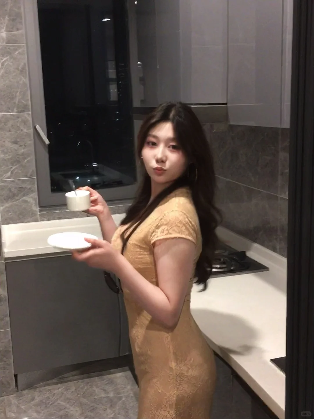 娇妻日常穿搭：今天是奶茶味的✨