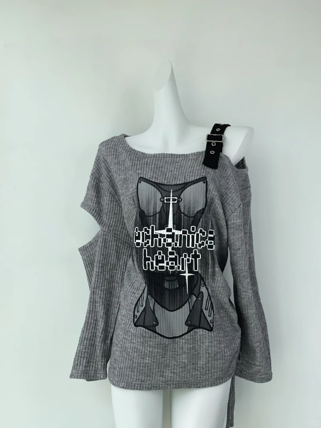 暗黑甜酷风⚙️斜肩设计感拉满