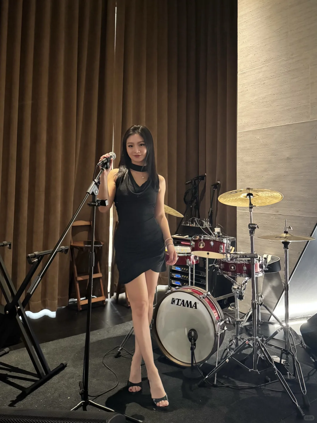 姐感甜御风的少妇