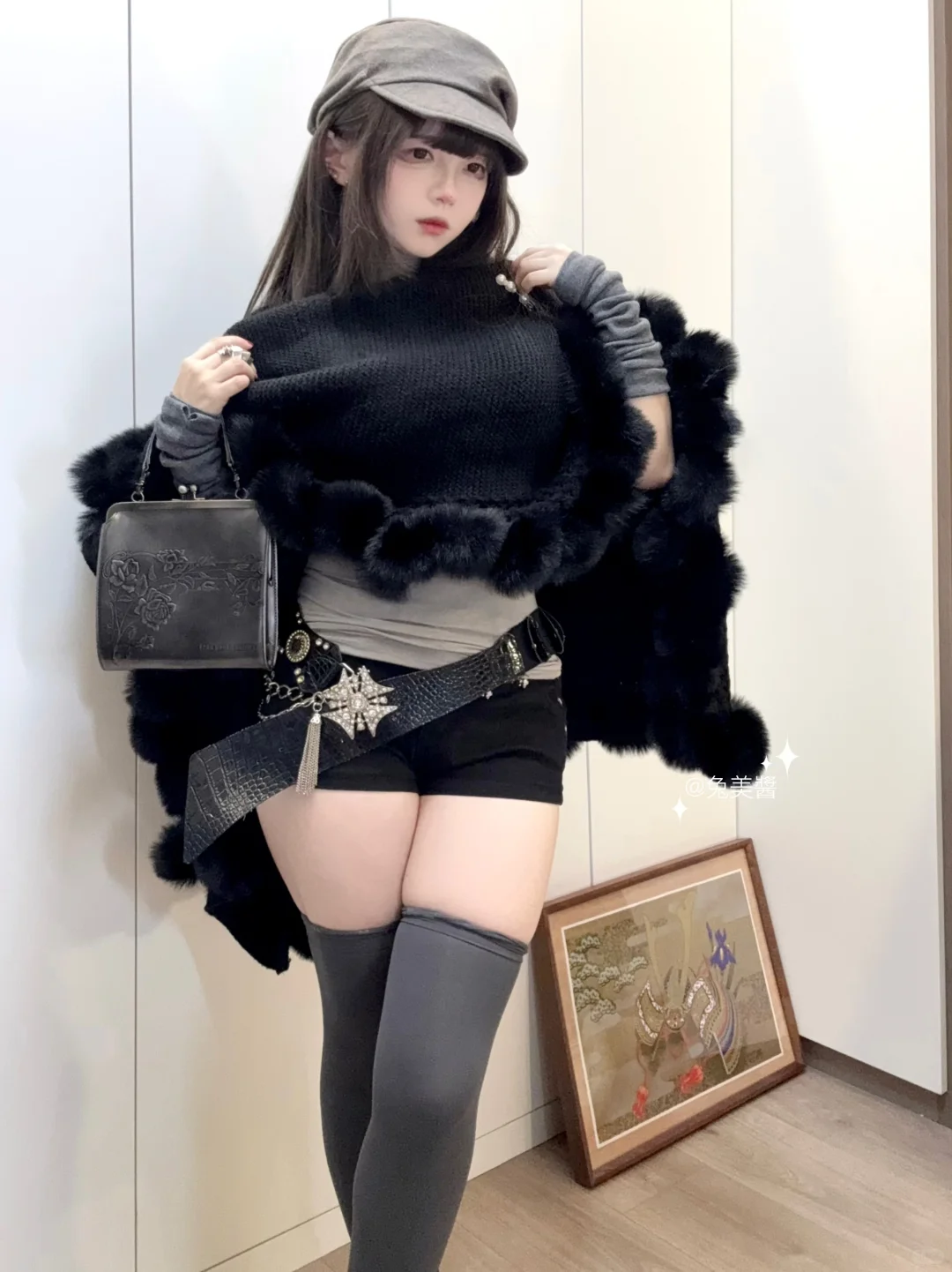 古早辣妹🖤⋆好喜欢我的酒杯腿！