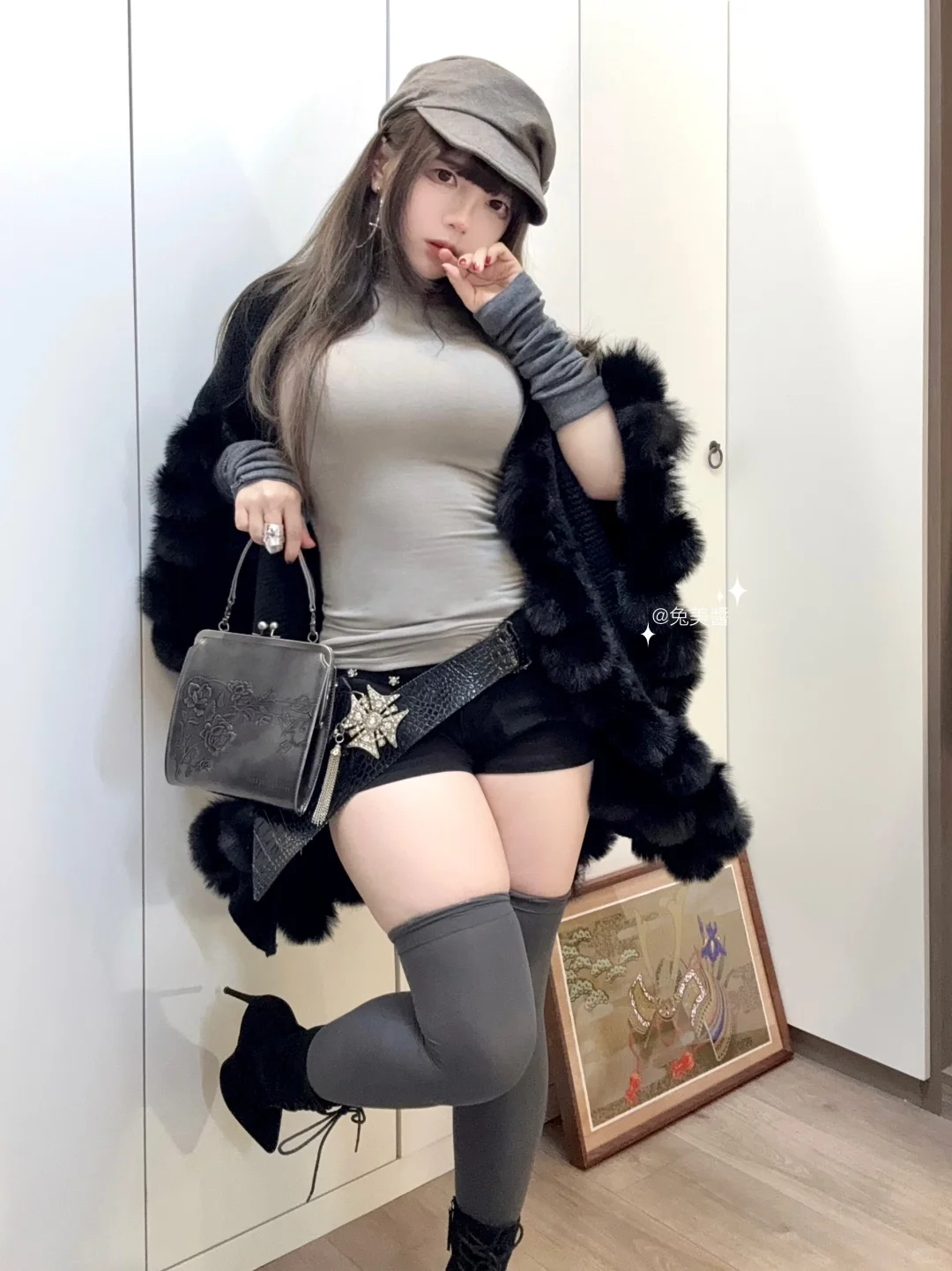 古早辣妹🖤⋆好喜欢我的酒杯腿！