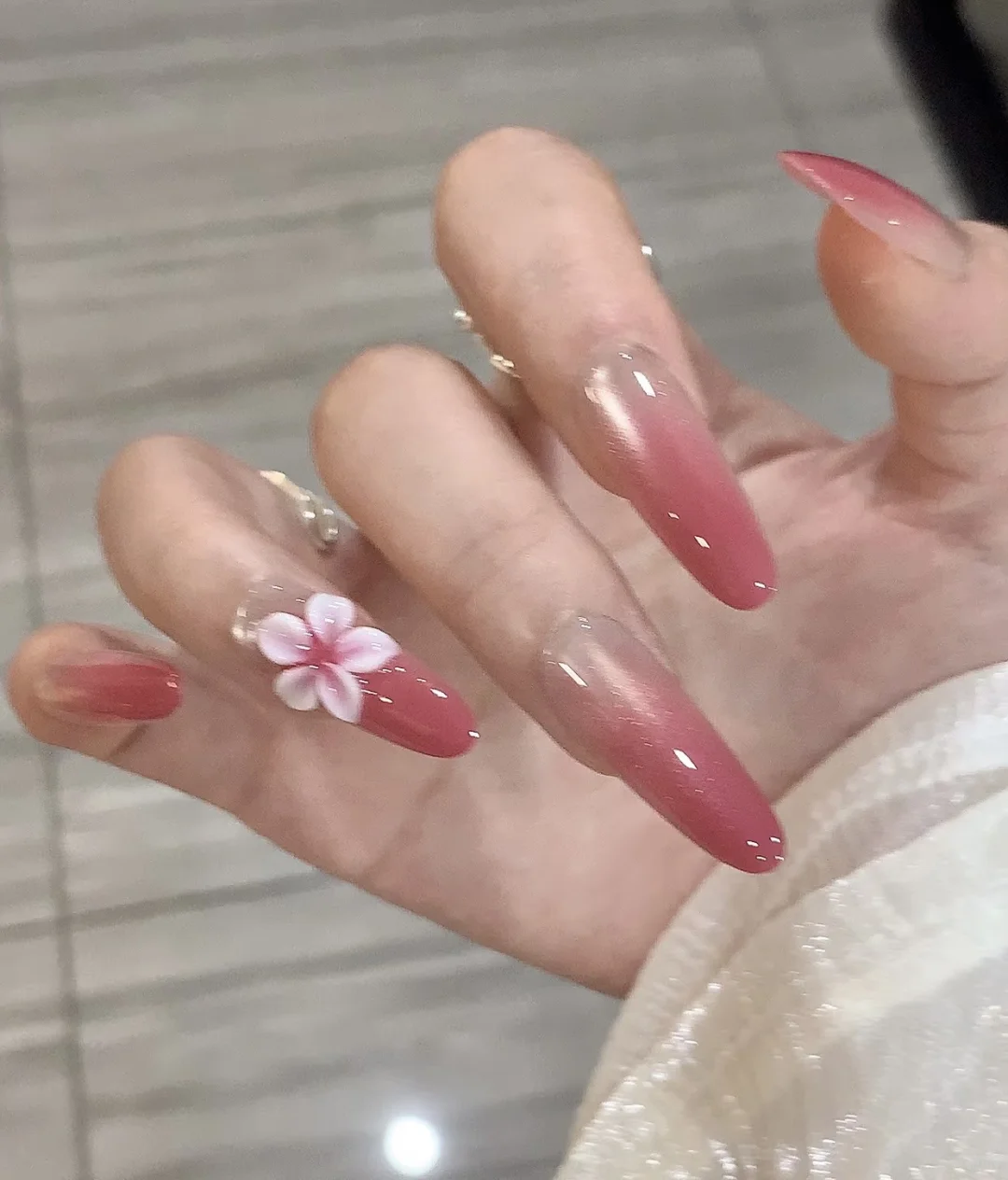 求求看着像狐媚子的美甲图