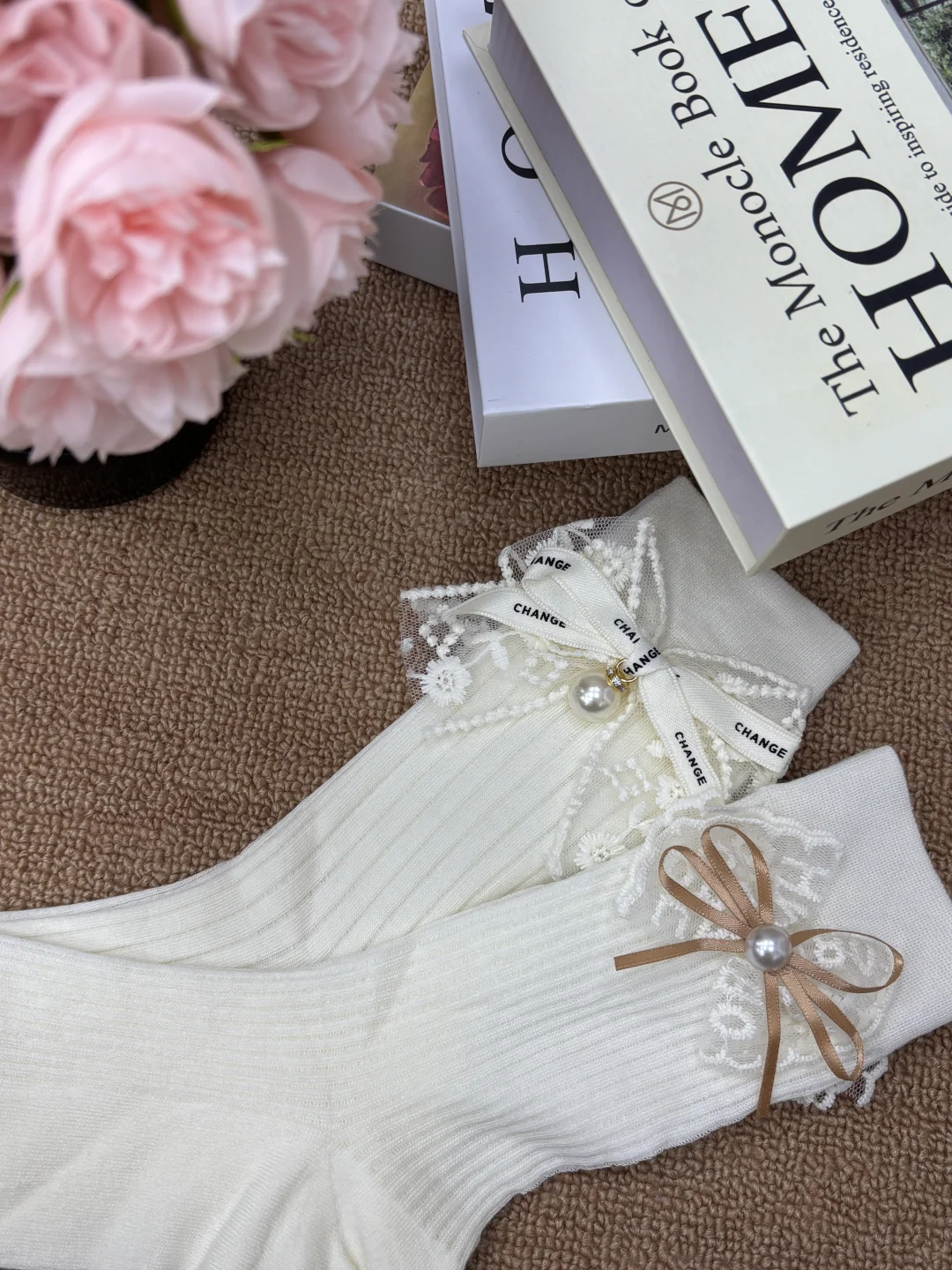 米白棉袜的白丝边和小珍珠蝴蝶结