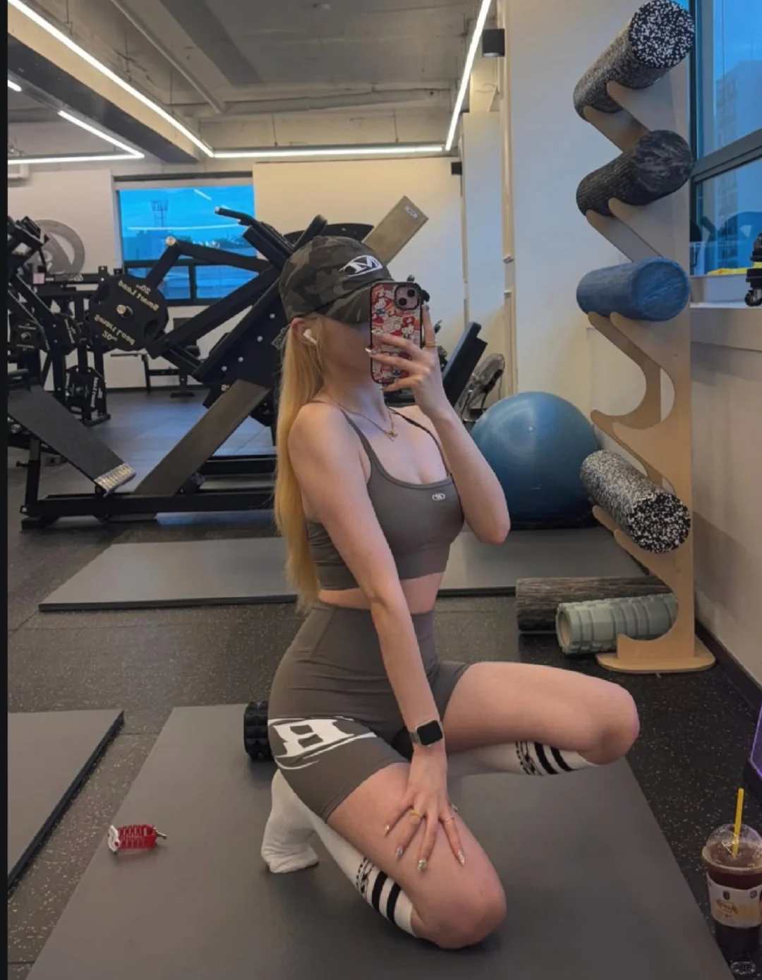 健身黑势力，金发少女不惯着你，撸铁不放弃