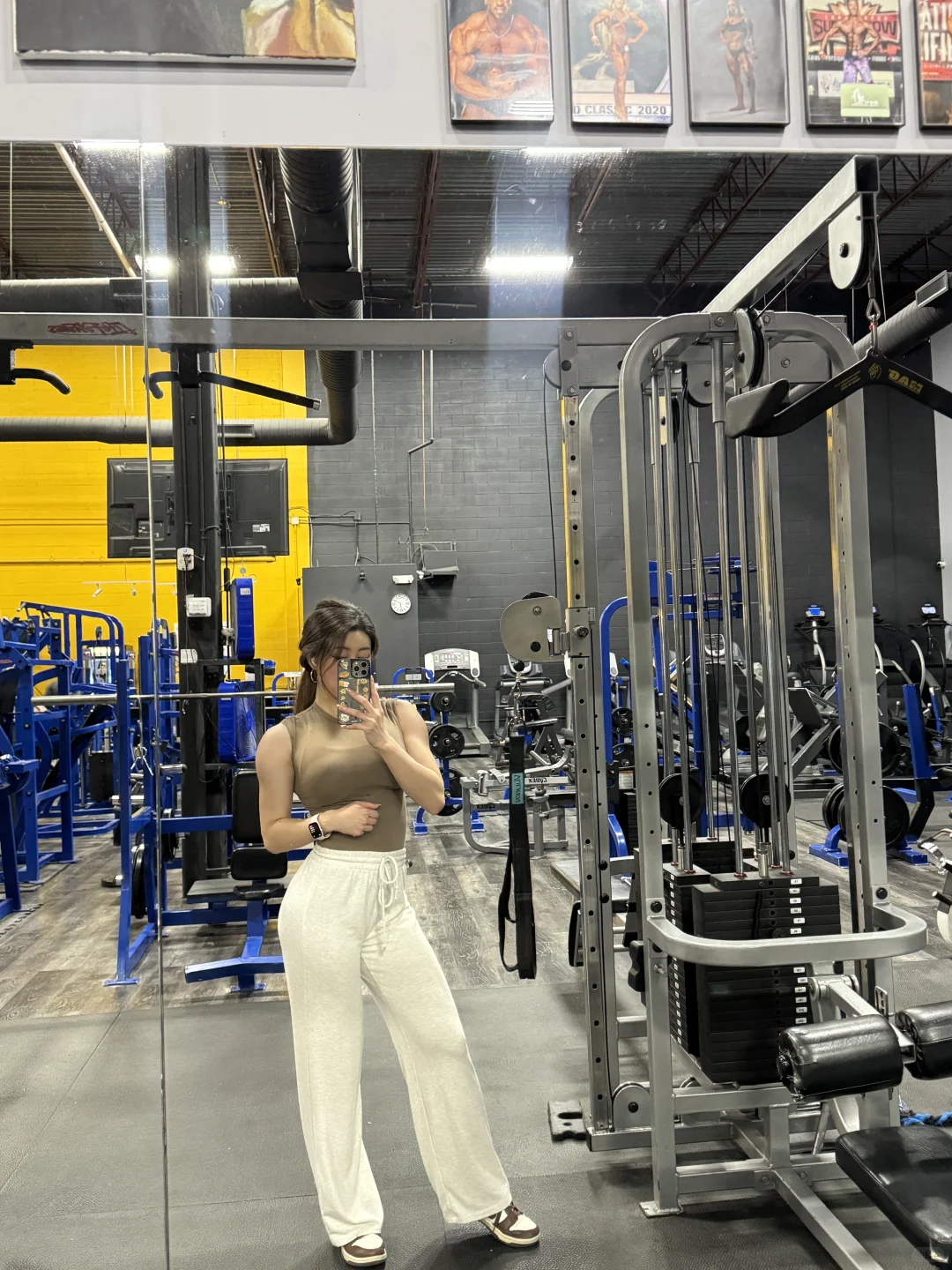 🇨🇦左滑看肌肉女穿正装系列