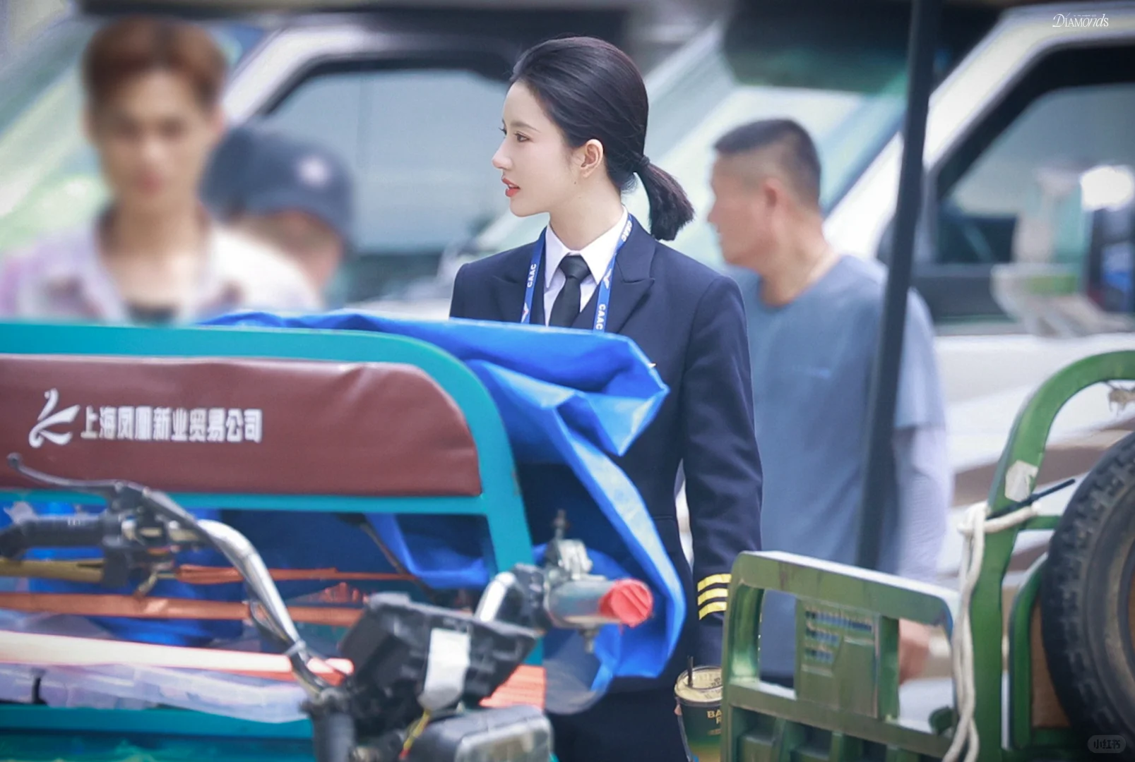 刘些宁这侧颜简直绝了