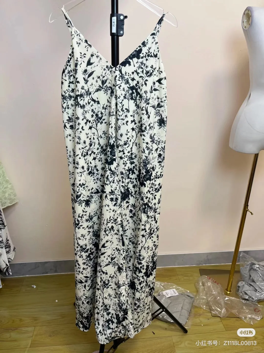 49🌟Mixblu黑色印花吊带连衣裙