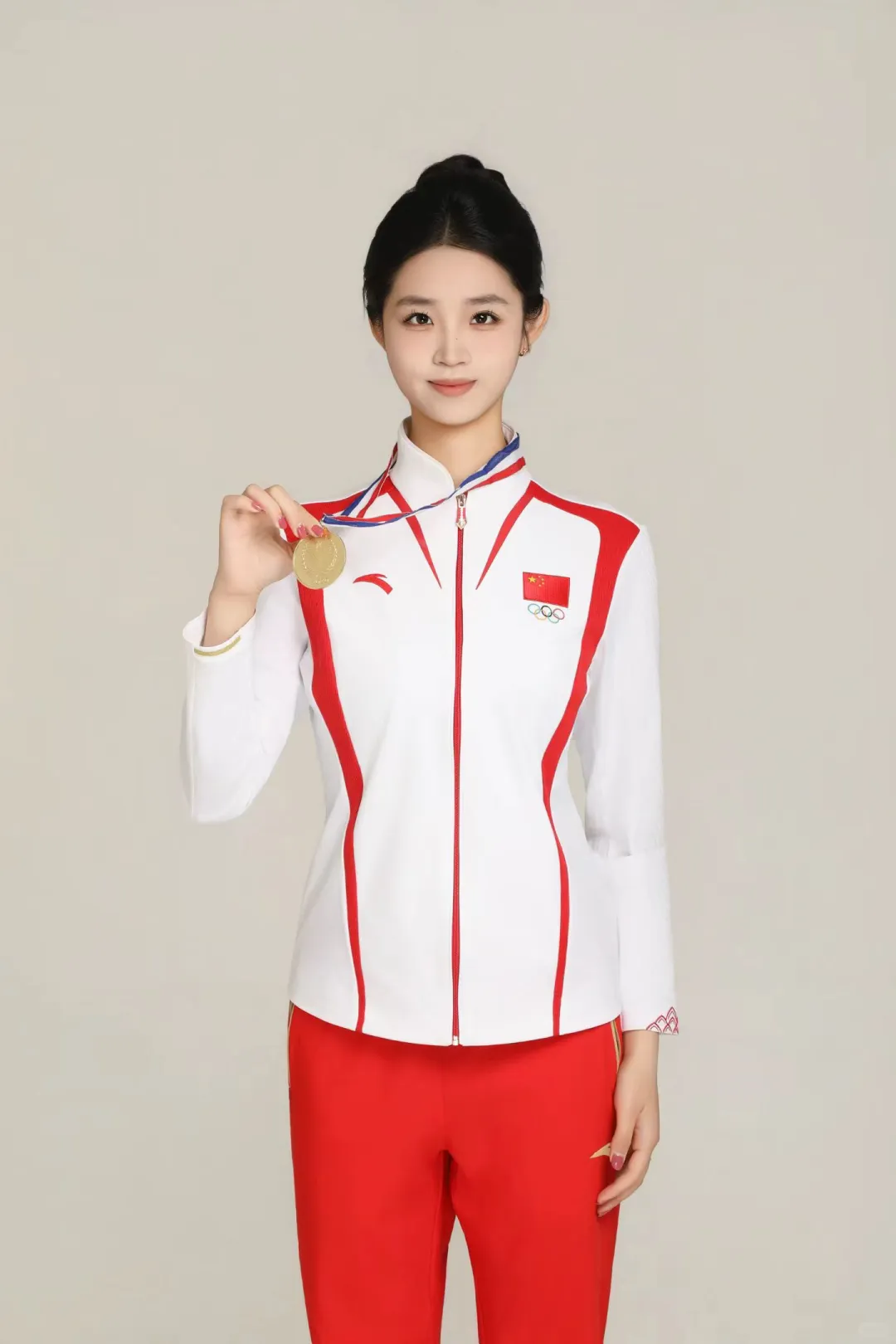 吴艳妮同款项目，女子跨栏冠军！