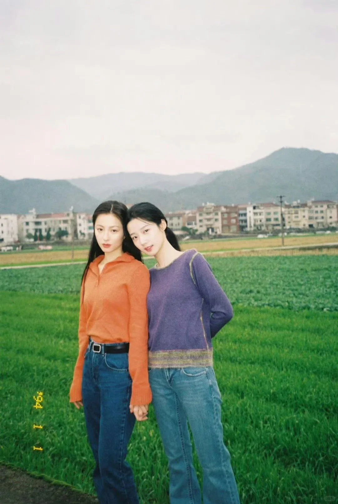 听老家人说县里面来了好几位女明星