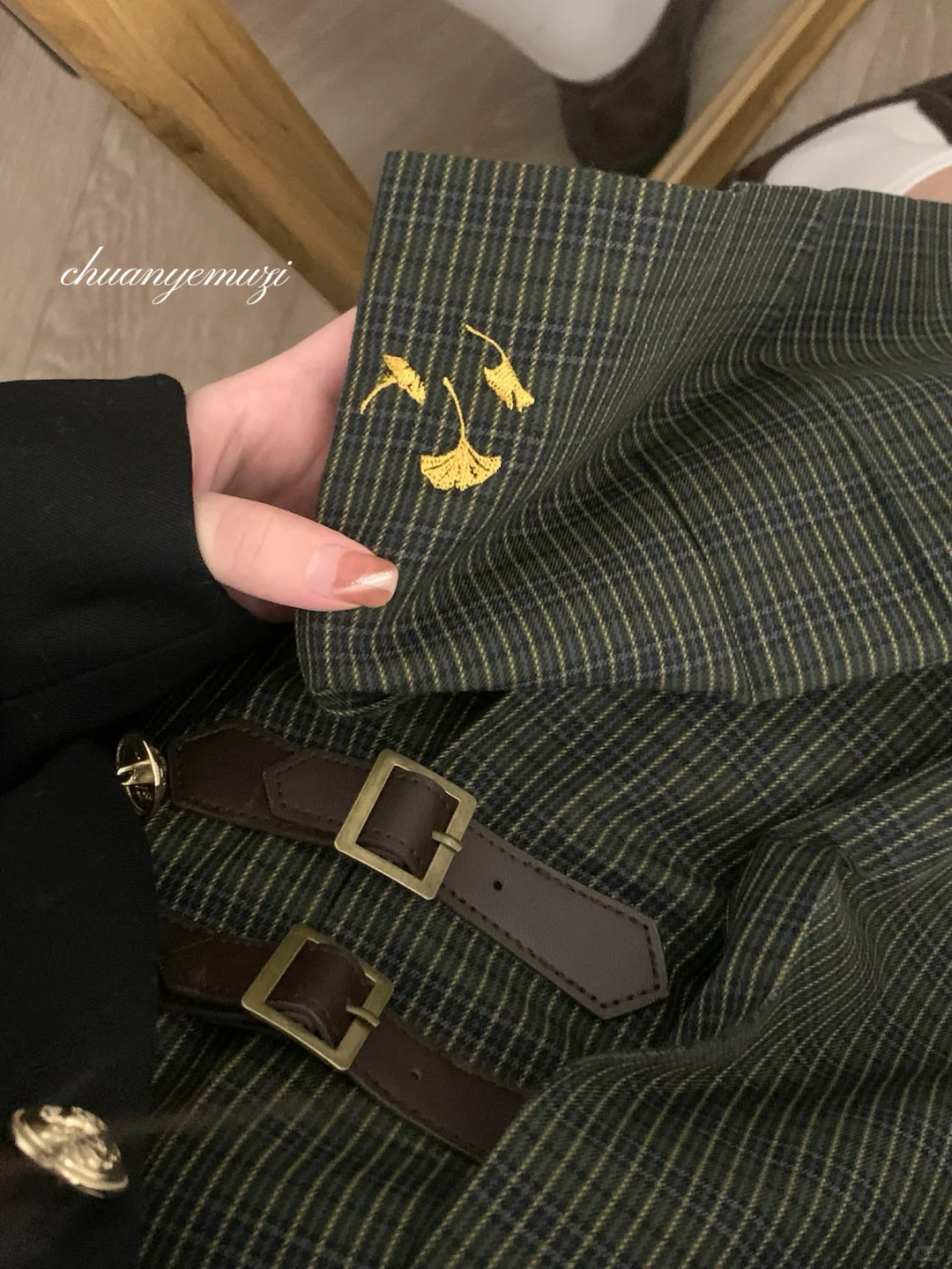 低头一看 又被平仲美晕了