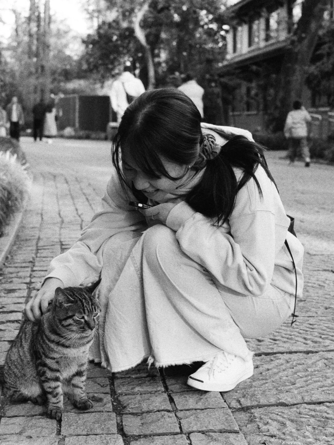 喜欢雀斑、牙套、自然卷、粗壮的小腿。