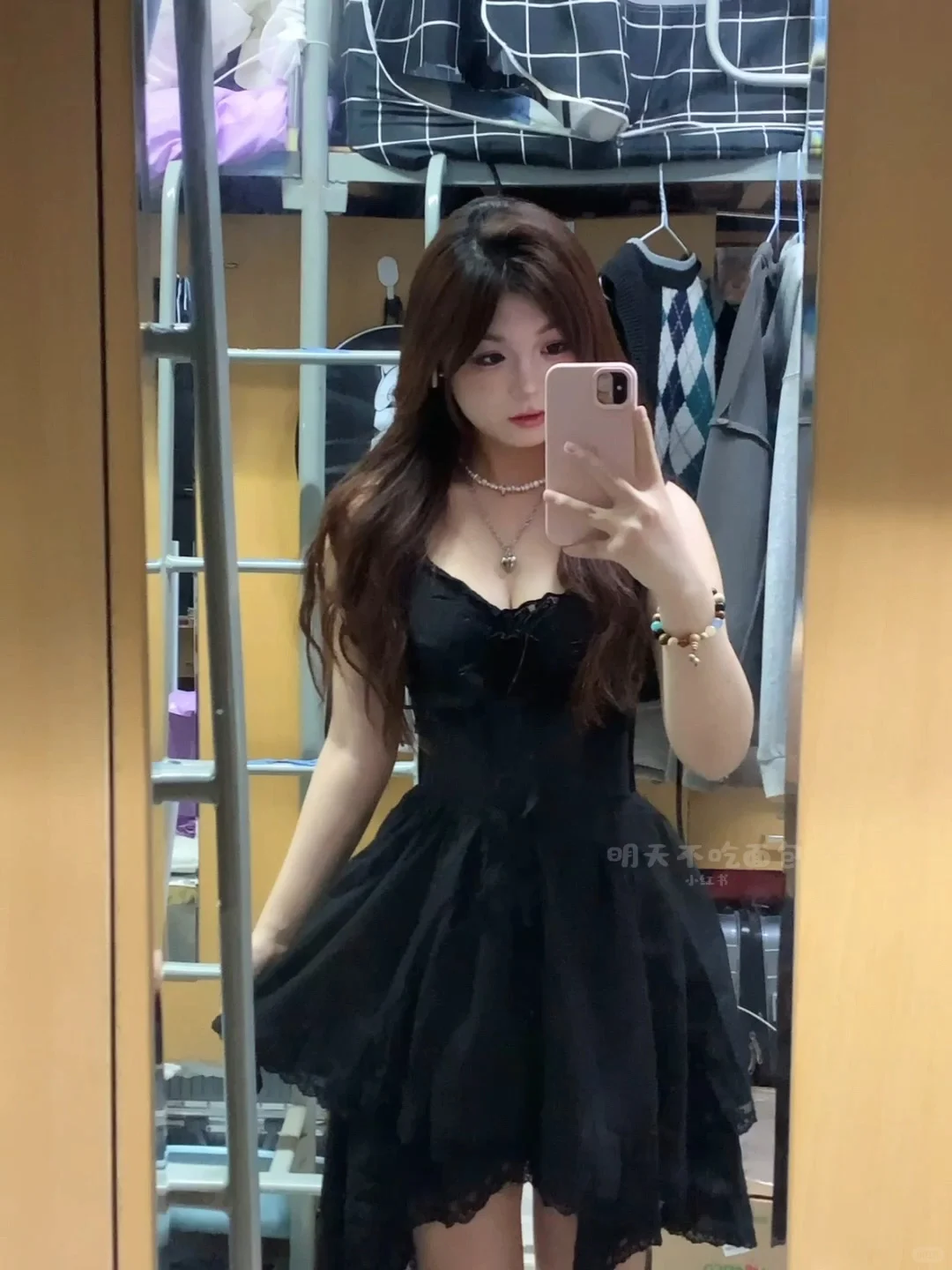 163 112｜肉感身材挚爱小黑裙