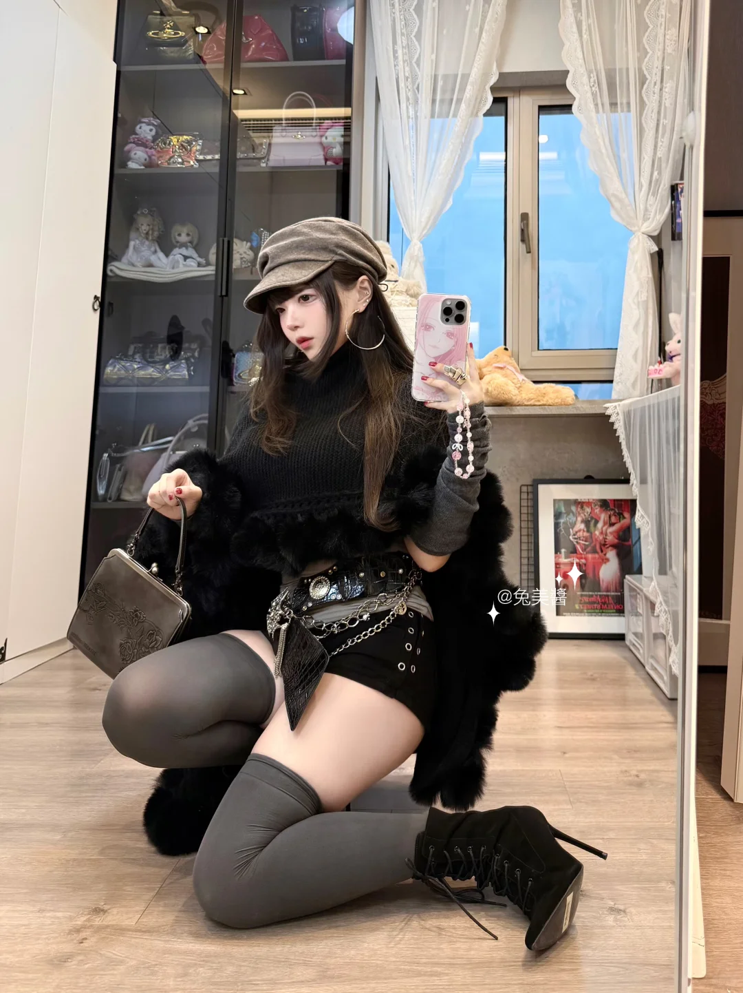 古早辣妹🖤⋆好喜欢我的酒杯腿！