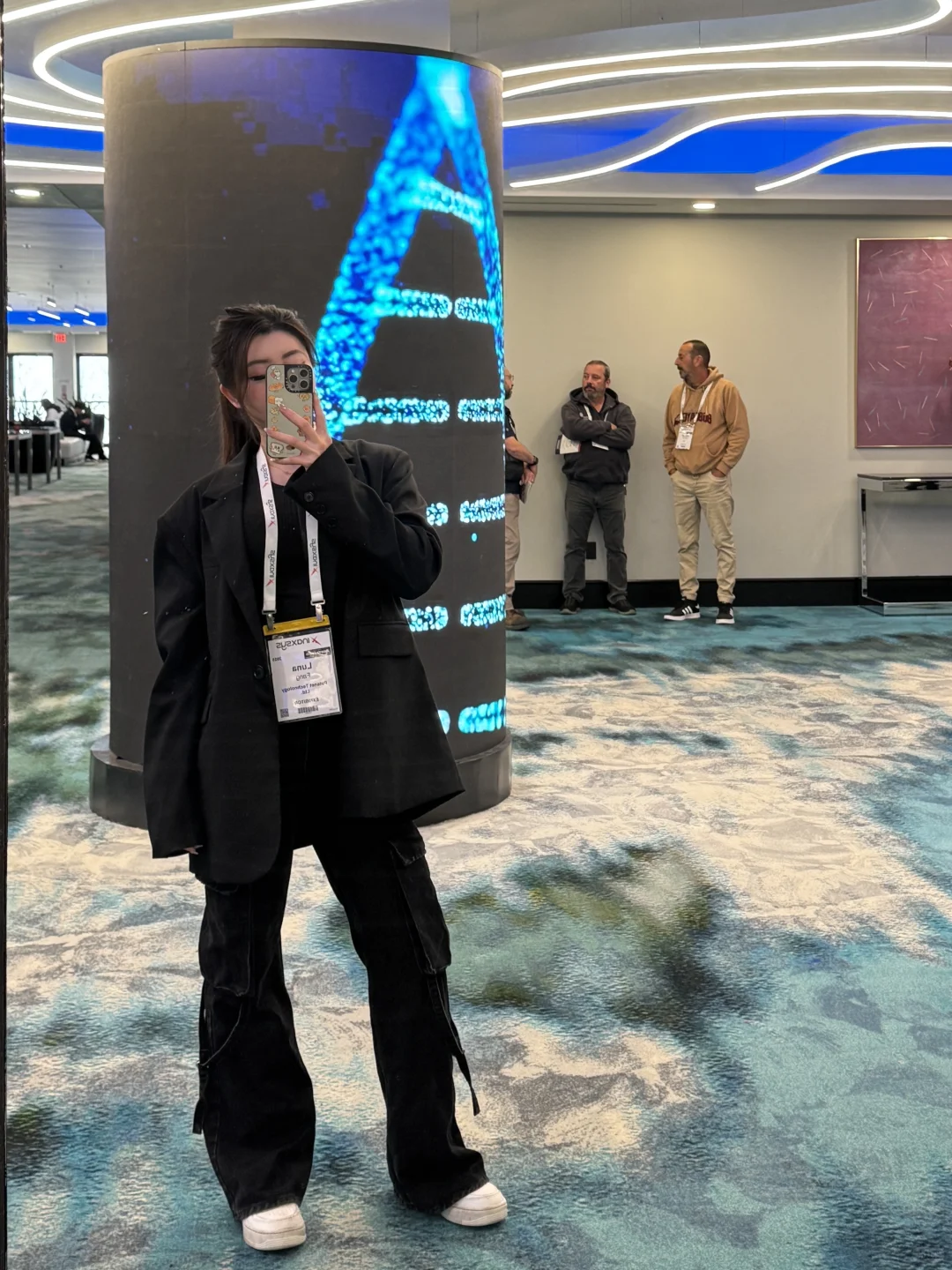 🇨🇦左滑看肌肉女穿正装系列