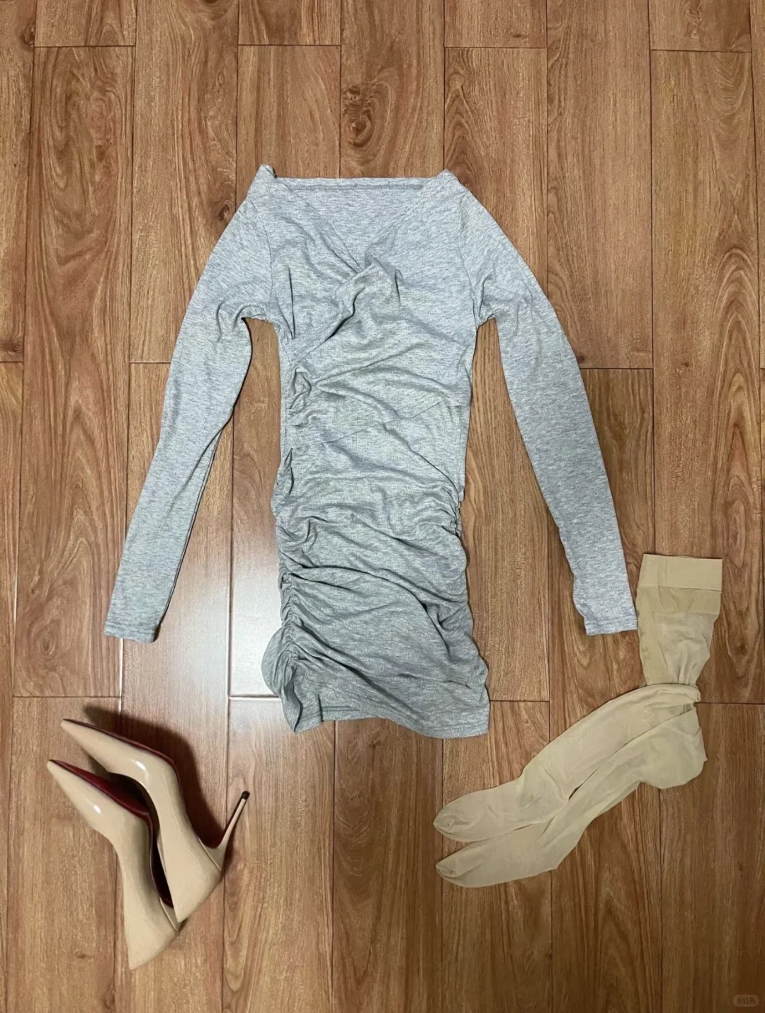 左滑 为我穿上辣妹包臀裙吧