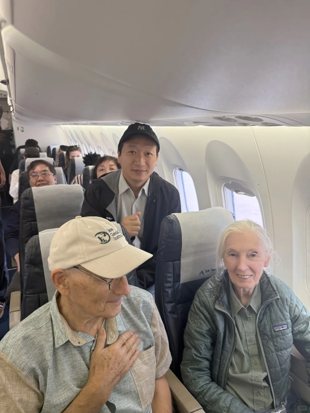 飞机上遇见了珍·古道尔（Jane Goodall）女士