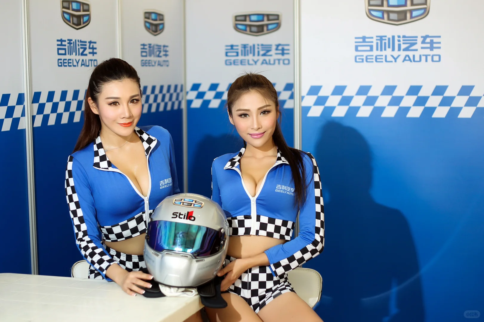 拍摄珠海国际赛车场吉利汽车车模