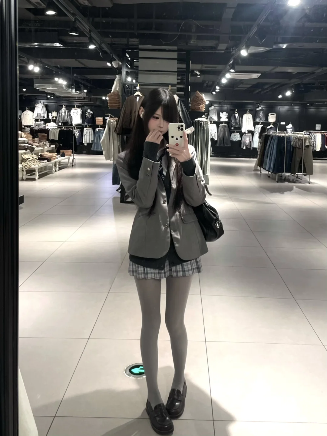 ᔦ ° ꒳ ° ᔨ ̖́-