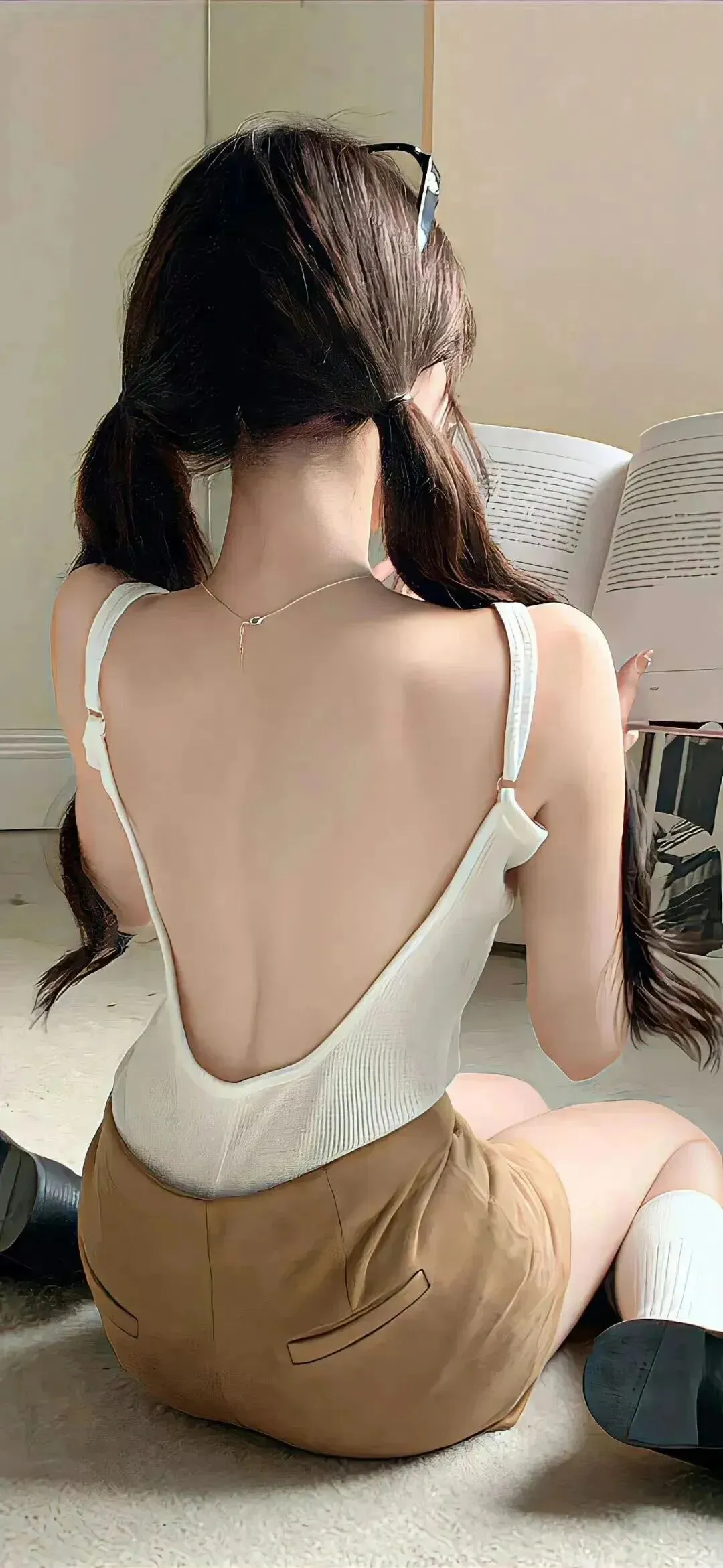 SHARE，18张氛围感美女壁纸合集