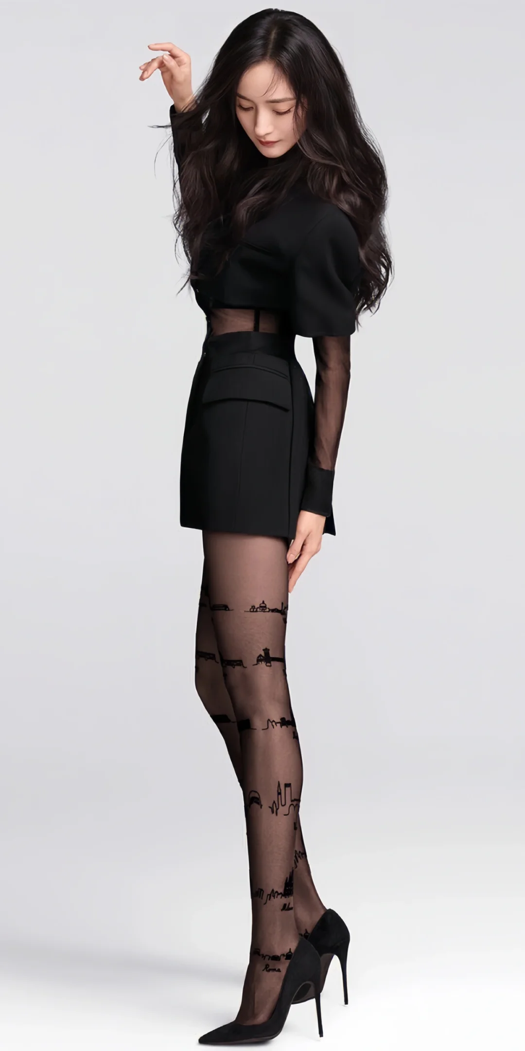 穿黑丝的杨幂，风情万种，不愧是性感女神！