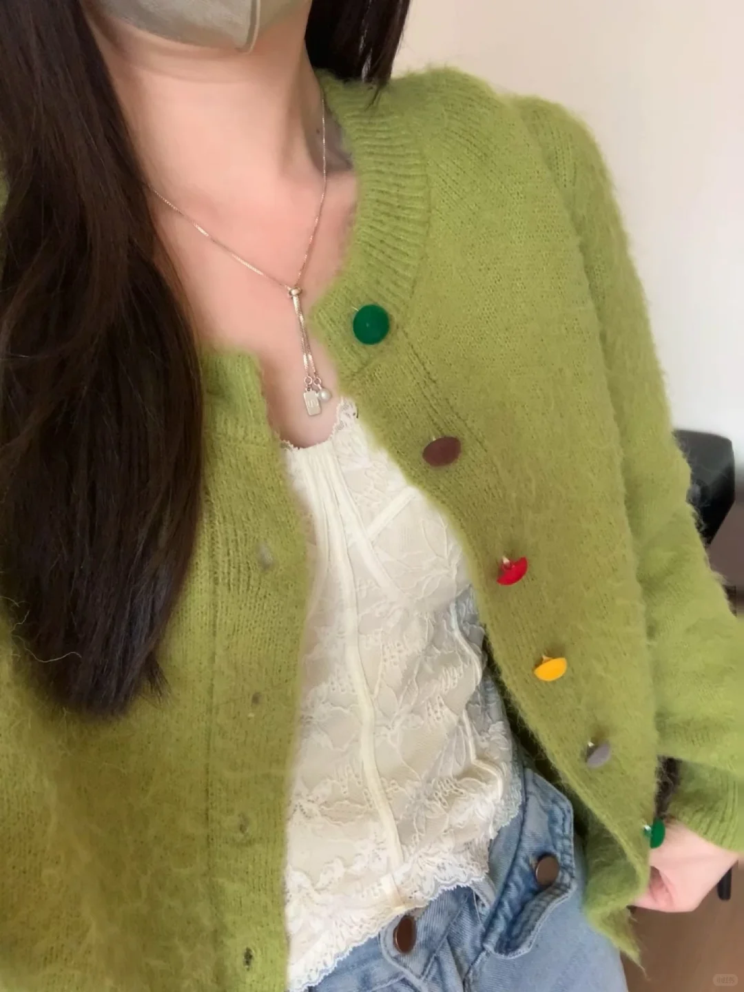 太绝了！入冬叠穿的蕾丝保暖背心 美女氛围