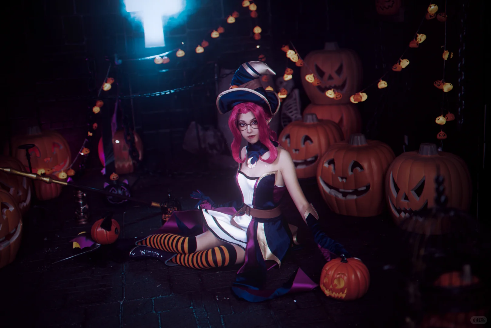 以女巫身份驾驭黑暗灵法，保护符文之地～